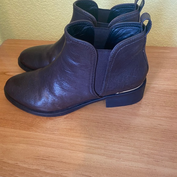 tory burch griffith chelsea boots (box included) - Picture 6 of 14